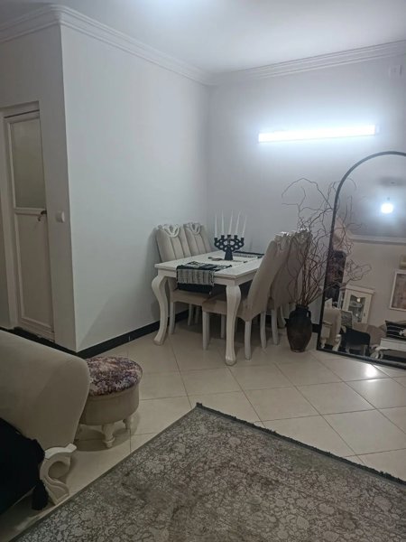 یک خواب _ گلشهر سر خیابان اصلی _ شیک