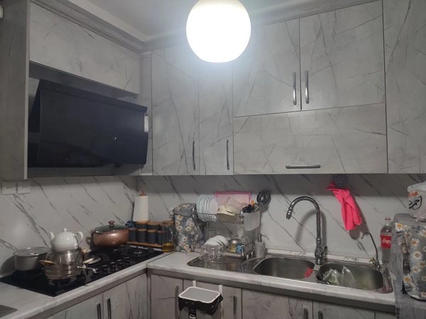فروش یک باب منزل در طبقه دوم از ساختمان چهار طبقه