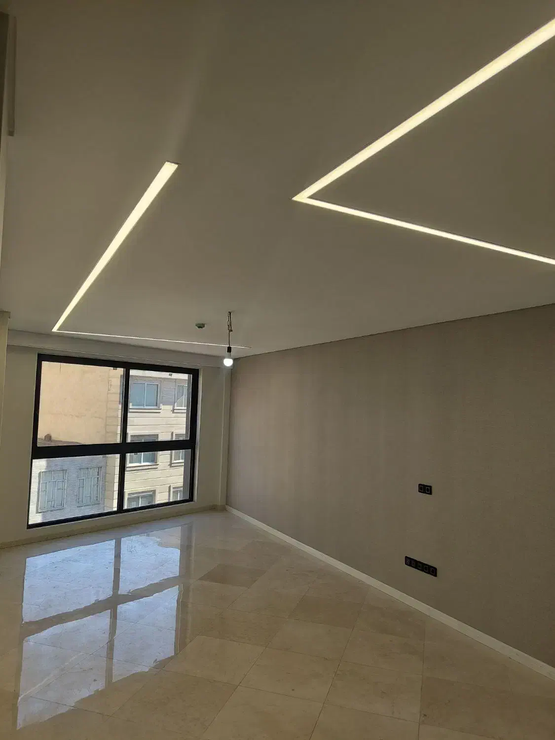 90متر کلید نخورده در تاپ لوکیشن منطقه 2