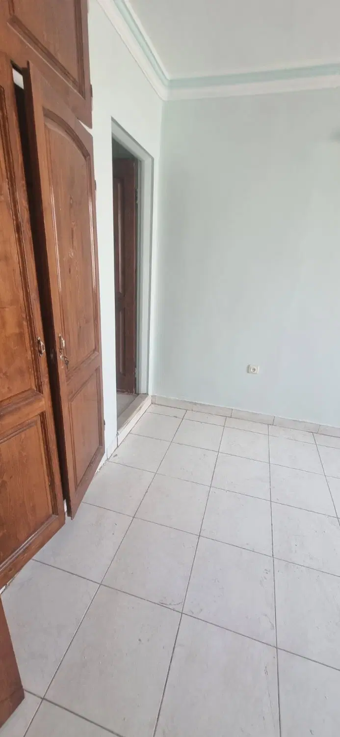 آپارتمان ۱۷۰ متری نادری زعفرانیه
