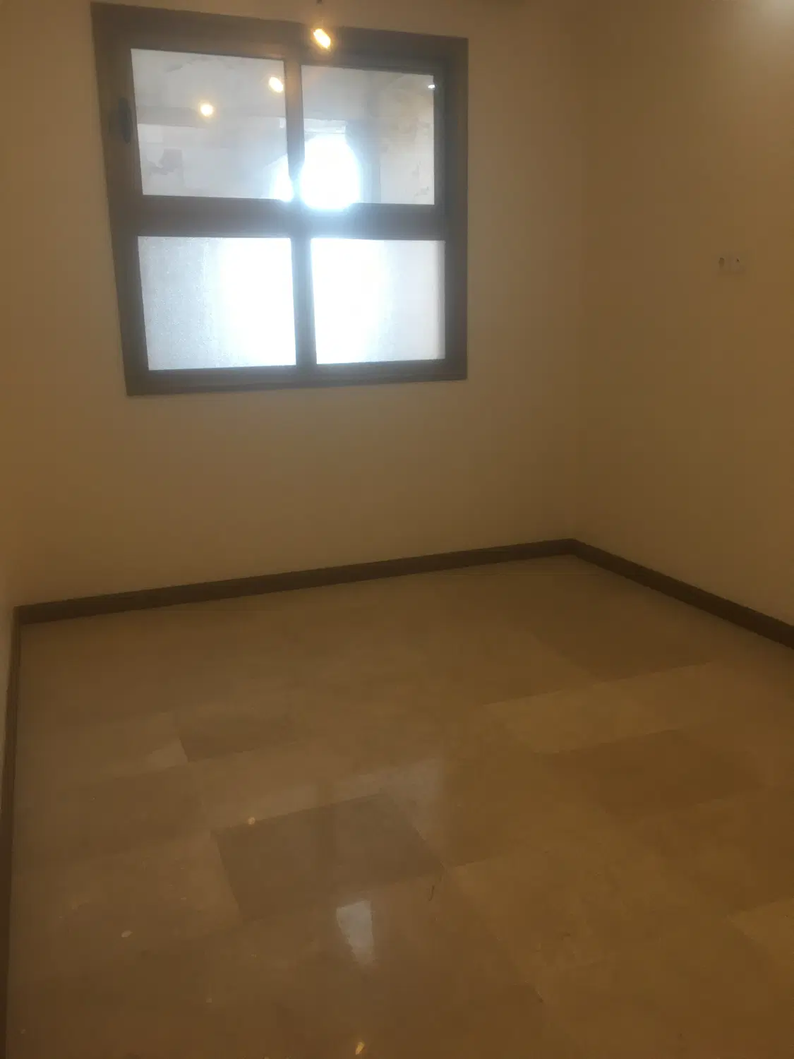 ولنجک ۸۱ متر امکانات کامل