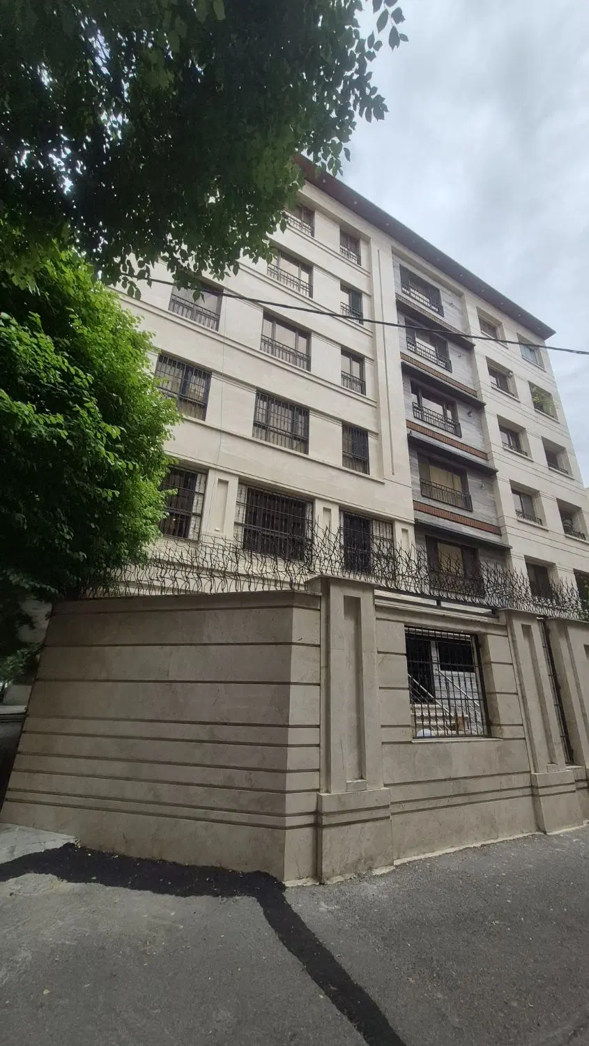 اجاره ۱۳۰ متر _ ۲ خواب_ دیباجی جنوبی _ منظریه