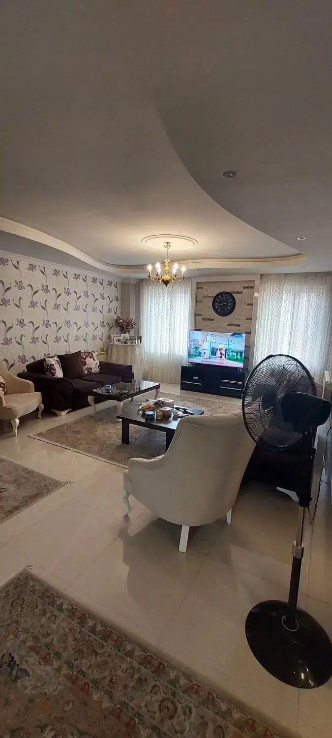 فروش۱۴۰ متر، تکواحدی،دو پارکینگ_بلوار نماز، گلسار