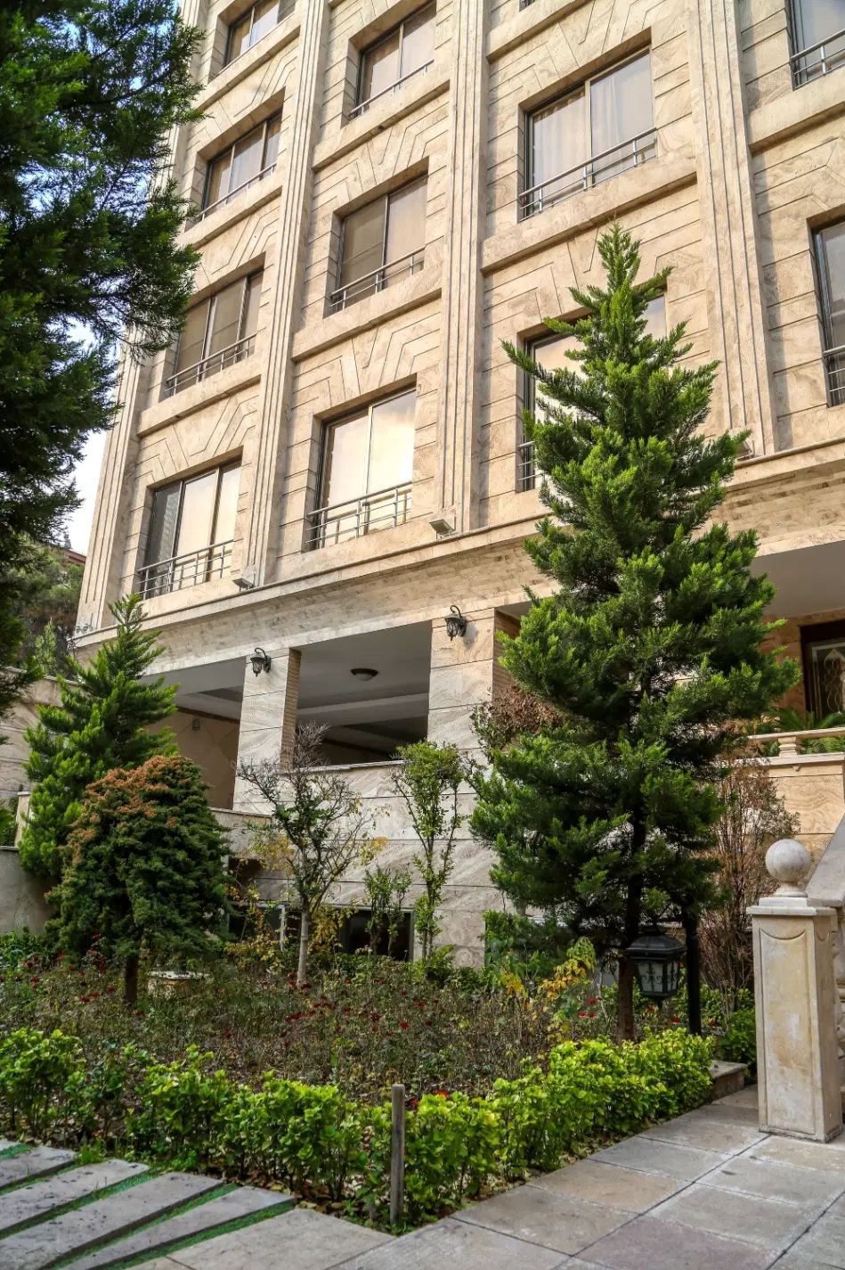 آپارتمان لوکس مناسب جهت سکونت و سرمایه گزاری