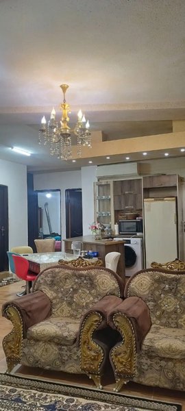 ۹۲مترمرکز شهرطبقه اول ۲خواب کف پارکت