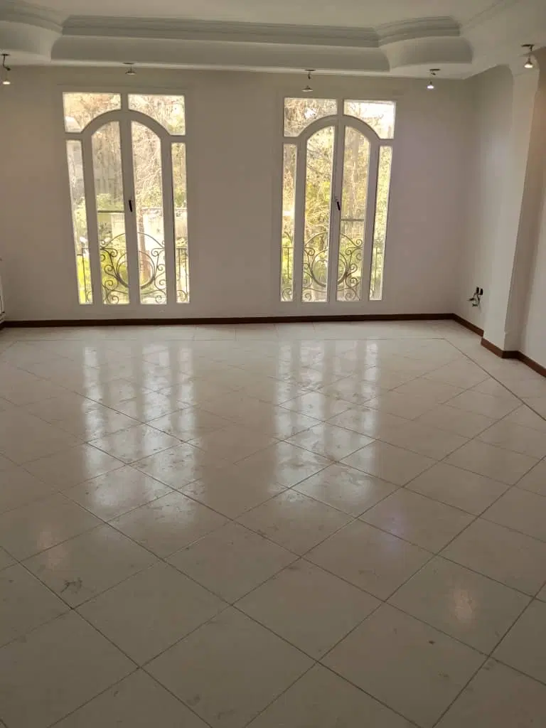 100 متر _ فول امکانات _ اسکندر زاده _ نزدیک مترو