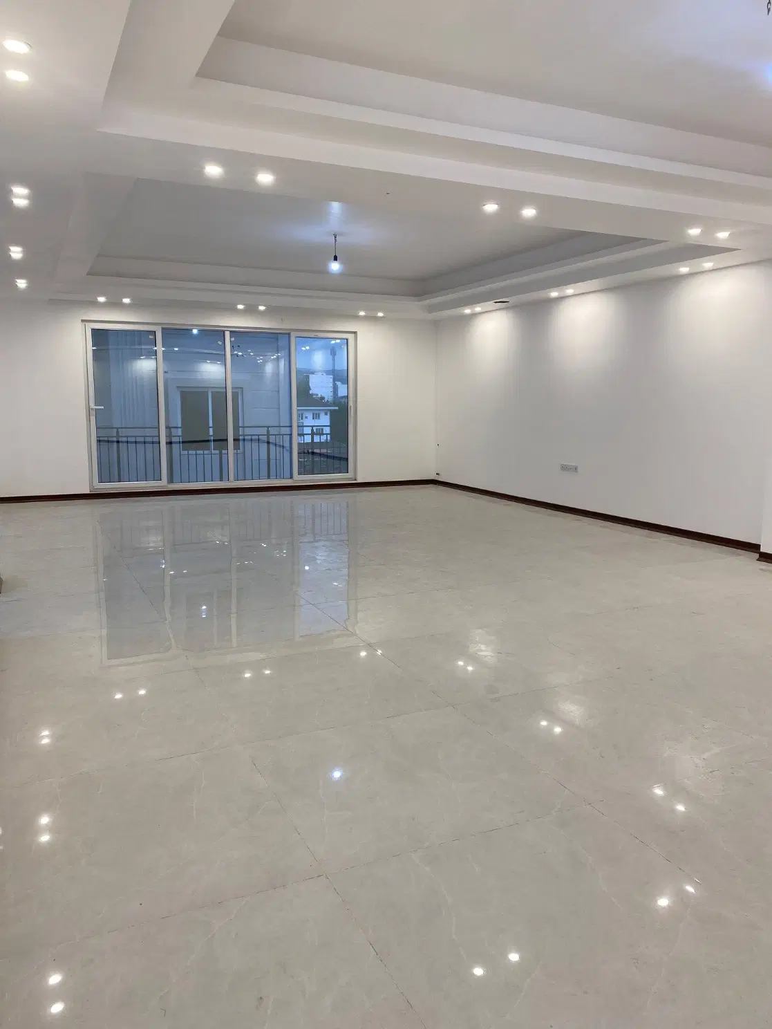 240متر*3خواب*تک واحد*صفر و خشک*پیوندی