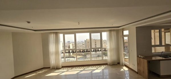 ۱۳۰ متر ۲ خ_سالن سقف تا کف پرده خور _ویو دار  ۳سال
