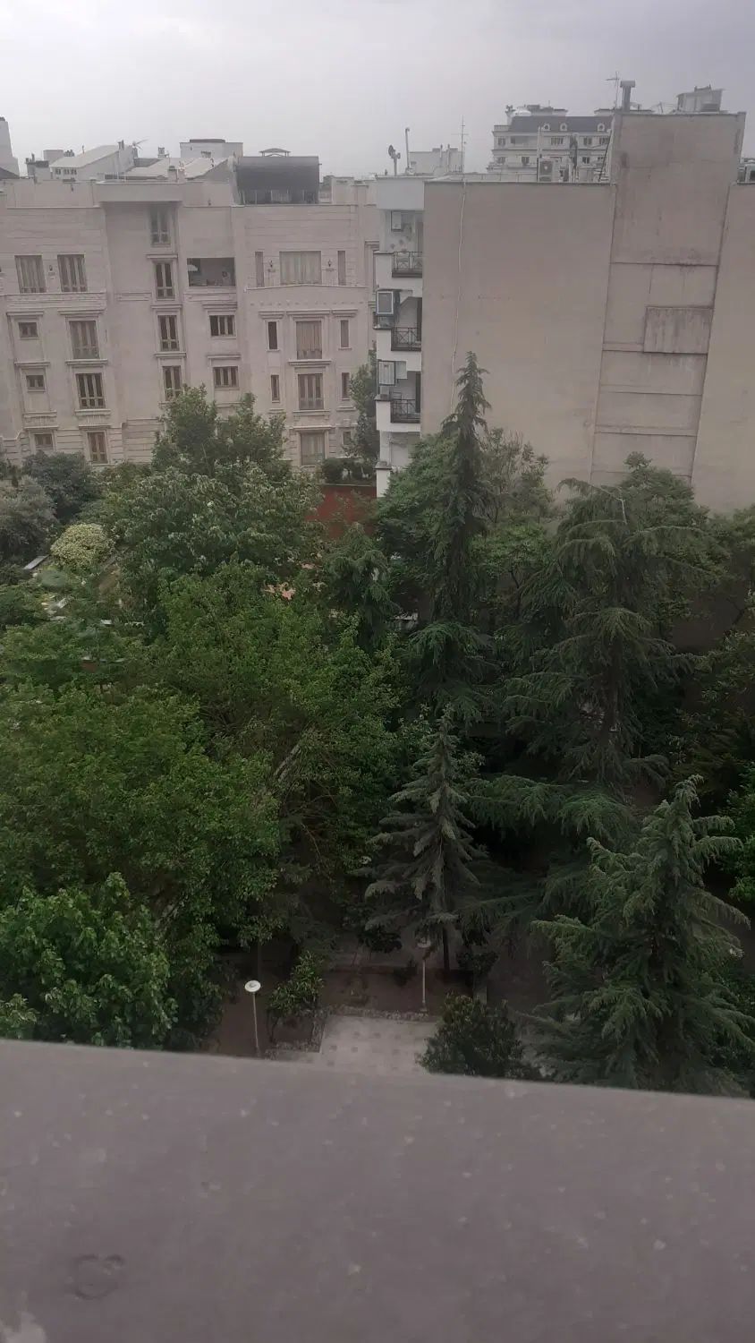 نیاوران ۱۳۵ متر ۲ خواب ط ۵