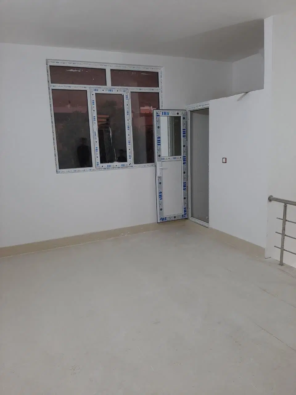 طبقه بالا خیابان بابک