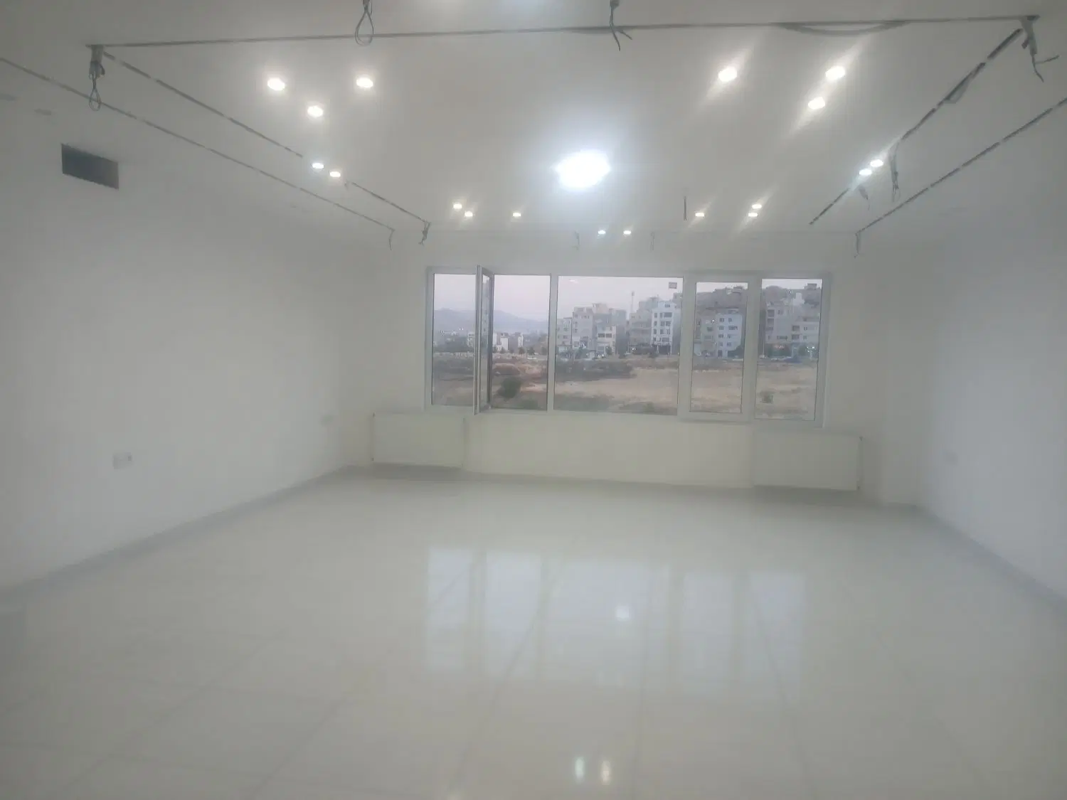 فروش تک واحدی روبه روی بیمارستان توحید