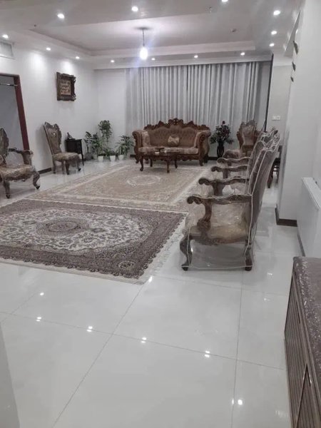 ۱۲۷ متر آپارتمان_ سه خواب_ نوساز_ سند اماده