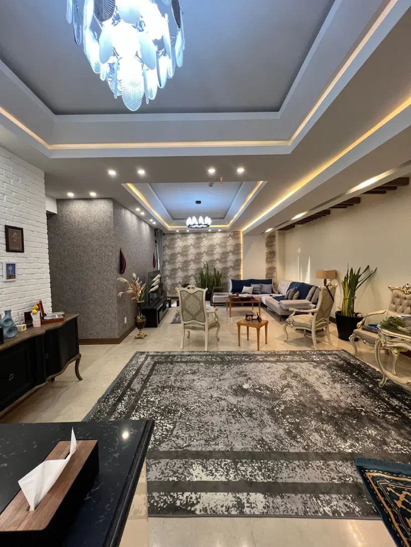 ۱۰۰ متر ۲ خواب تاپ لوکیشن آجودانیه فول مشاعات کامل