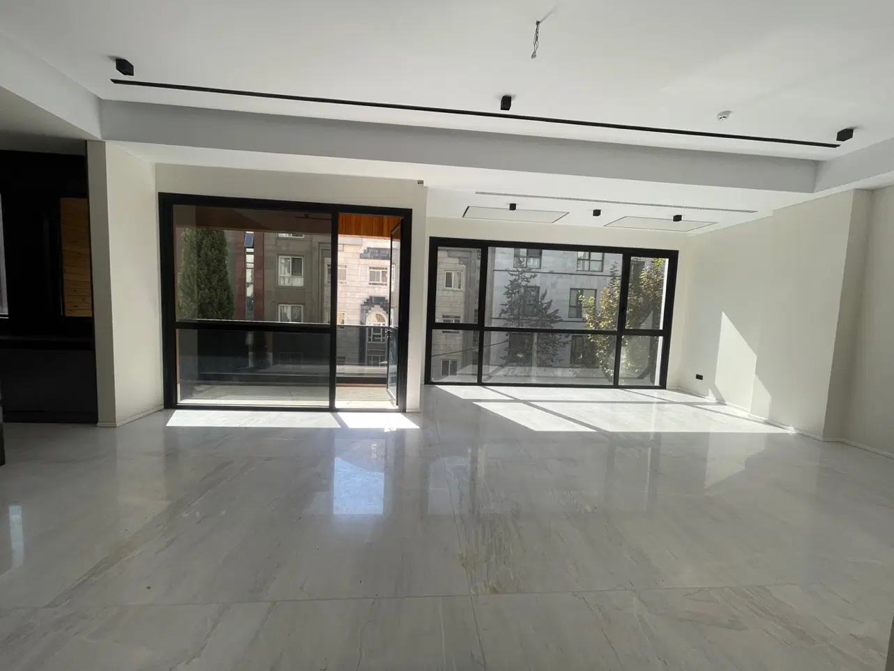 ۱۴۰ متر ۲ پارکینگ ۳ خواب ( مدرن ) پلاک طلایی