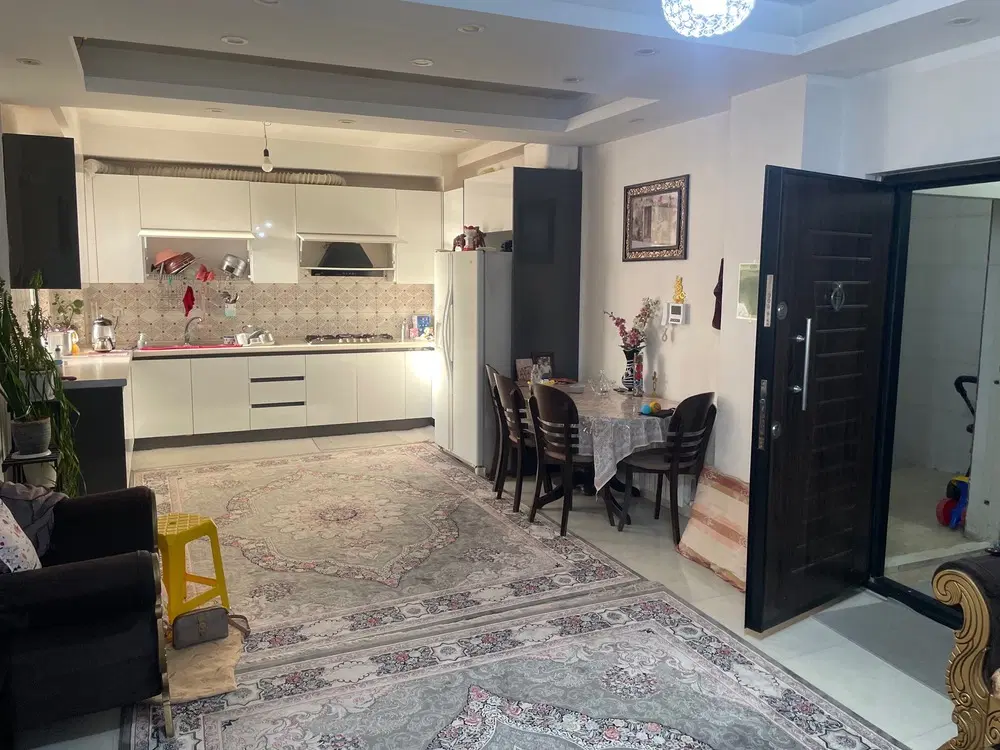 آپارتمان ۶۰متری طبقه۵ ابتدای خیابان ناصری