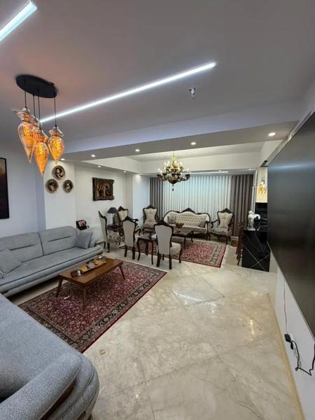 آپارتمان خوش نقشه ودلباز (۱۲۰ متری)