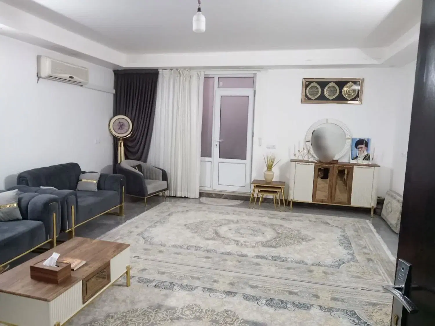 دو واحد آپارتمان در دوطبقه روی پیلوت