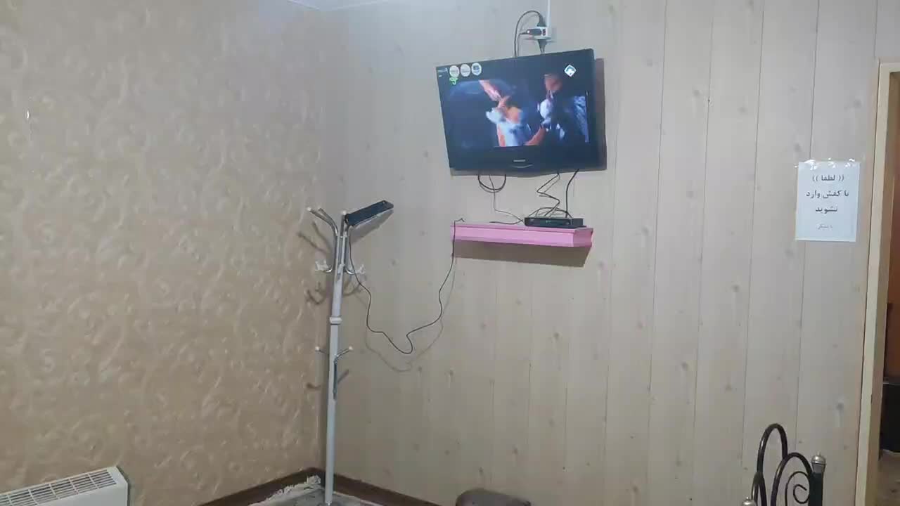 مناسب برای مطب یا دفتر کار.با دو در ورودی مجزا