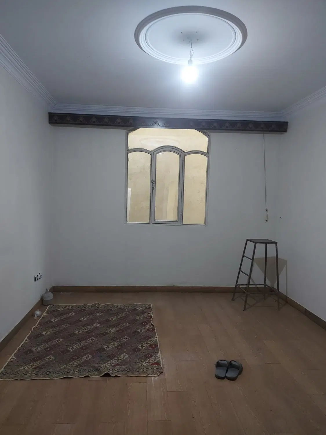 آپارتمان ۶۰ متری تمیز