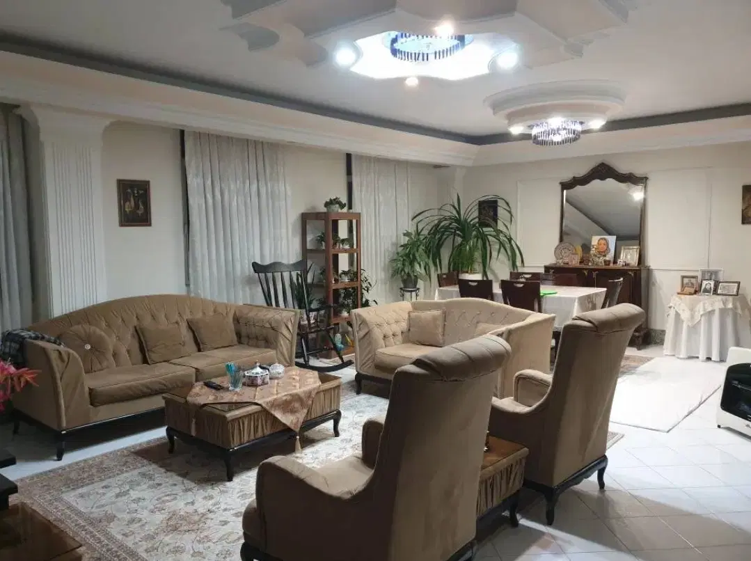 ۹۰متر دوخواب_سالن پرده‌خور_قیمت استسنائی