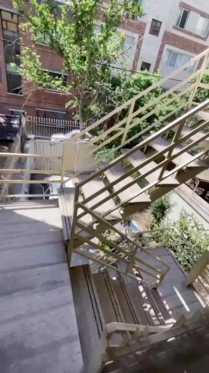 ۱۲۰ متر __۳ خواب\\ تکواحد جلفا طبقه اول با پارکینگ