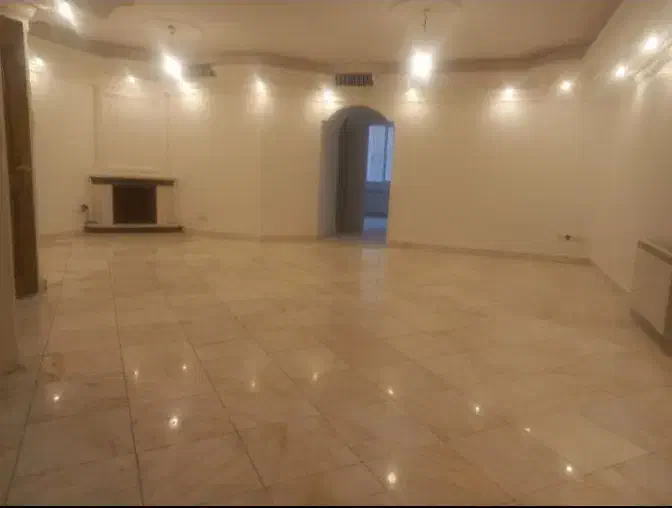 ۱۰۰ متر ، تک واحد ط۳ با ۳۵ پله پارکینگ و انباری