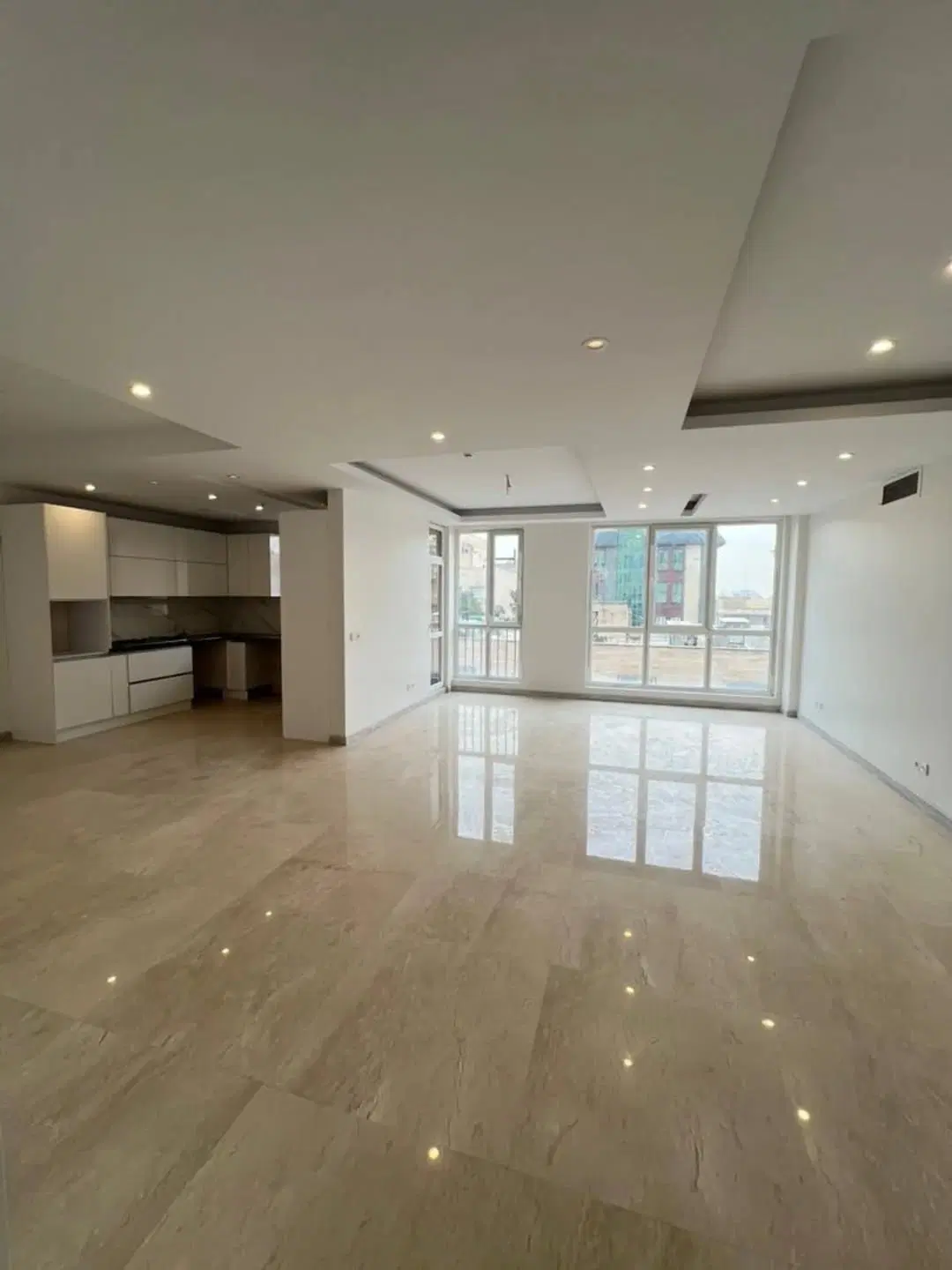 ۱۰۰ متر ، روبه افتاب ، تاپ لوکیشن ، ۵ ساله