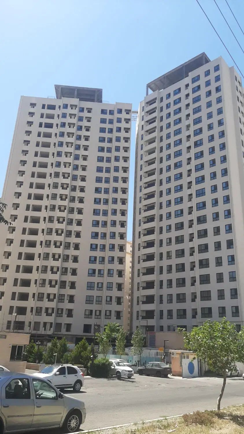 ۱۱۱متر برج لوکس نزدیک به تحویل آفتاب مهتاب