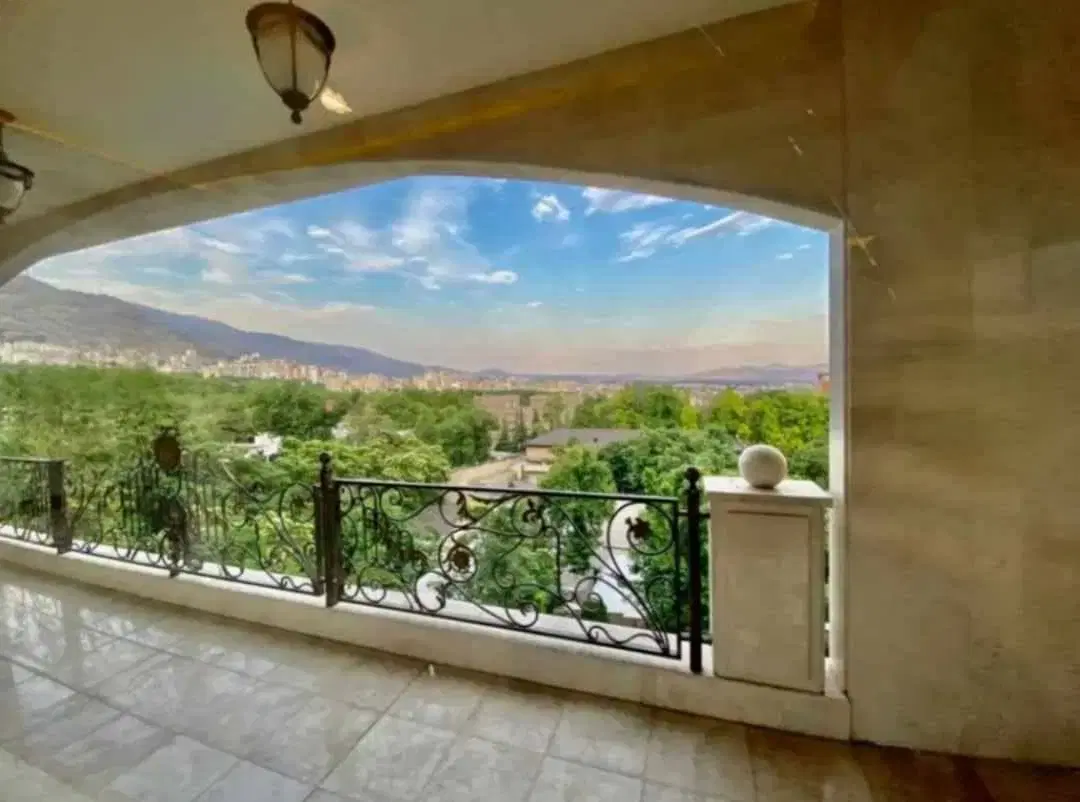 ۳۱۵ متر ۳ خواب  ( استخر و روف گاردن )