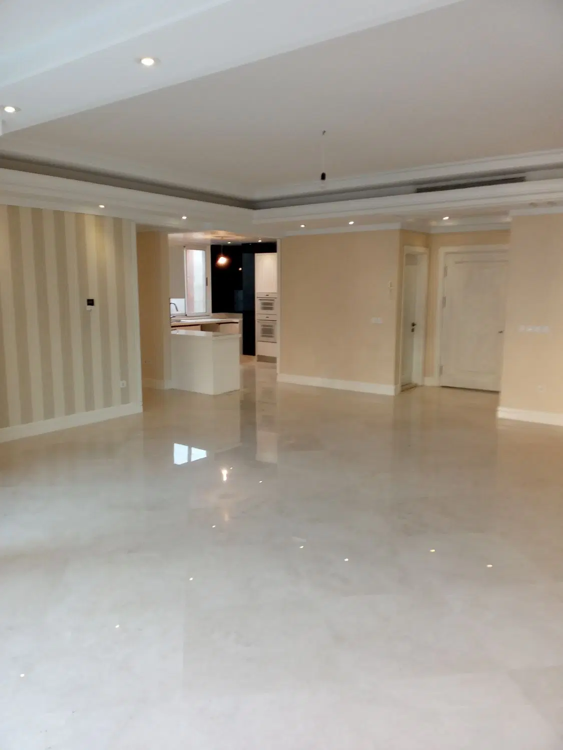 ۱۳۲ متر نیاوران گل سنگ ۲ پارکینگ ویو دار