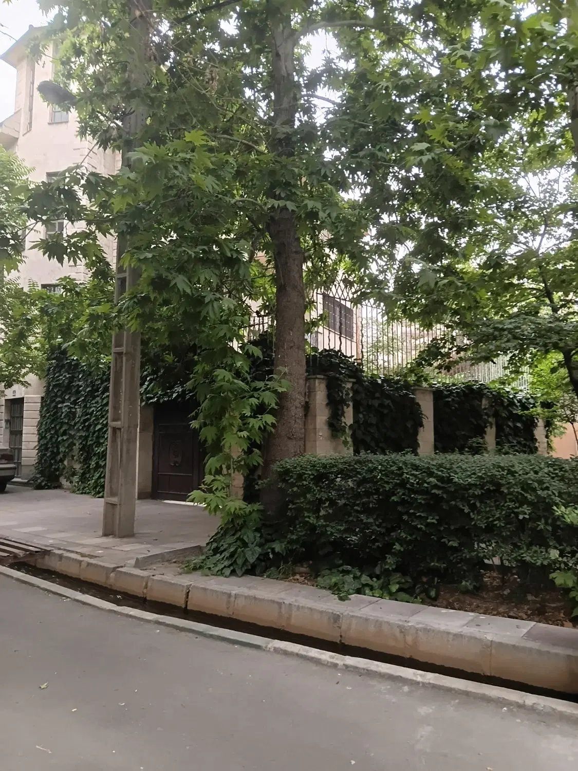 ۱۶۰ متر ۳ خواب حیاط مستقل ۱ از ۳