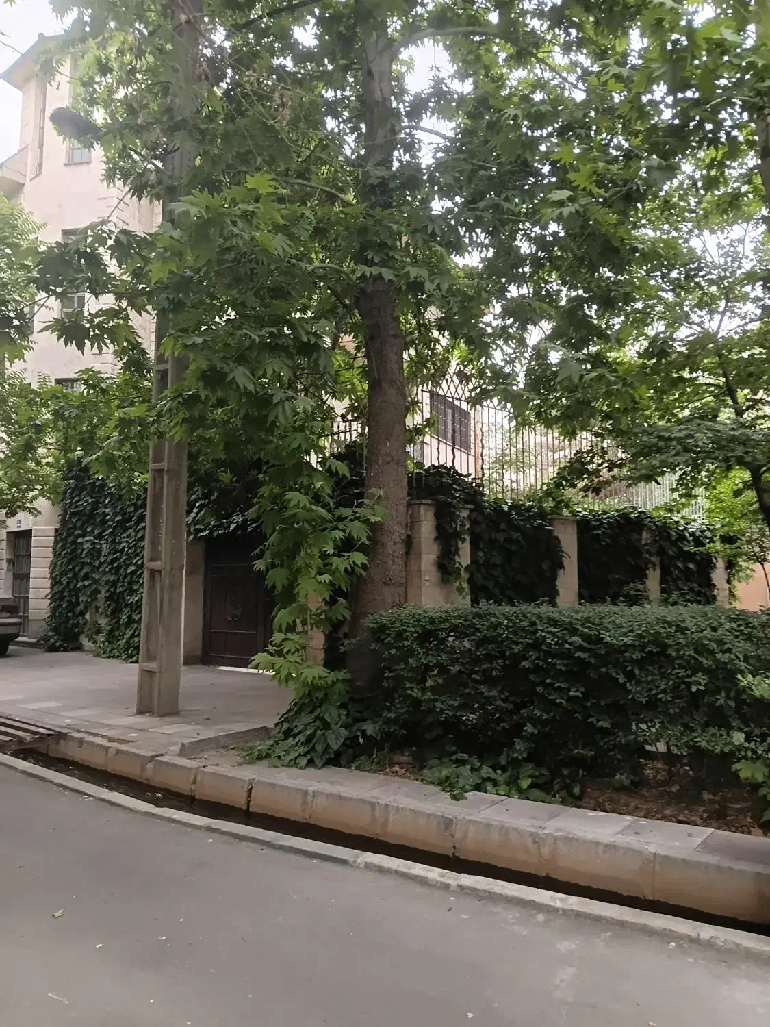 ۱۶۰ متر ۳ خواب حیاط مستقل ۱ از ۳