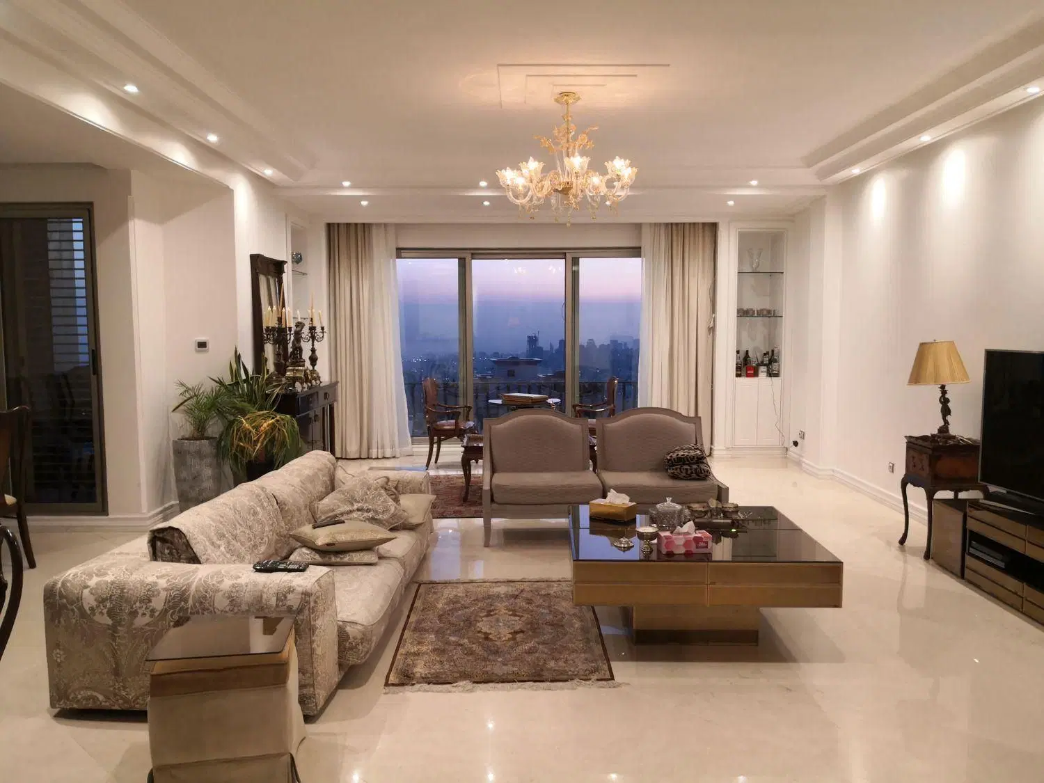 زعفرانیه*143 متر 3 خواب*فول دیزاین*تک واحدی