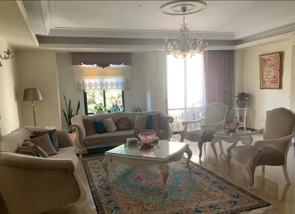 200 متر نیاوران