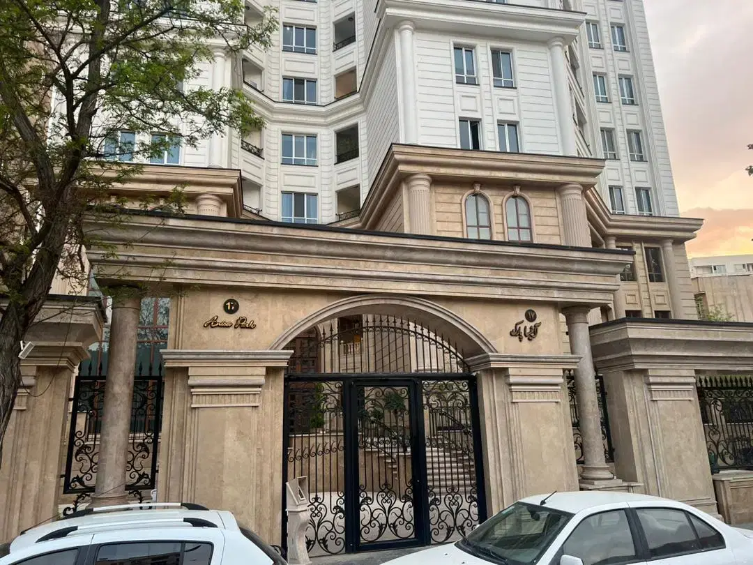 نیاوران ۳۳۲متر_ ۴خواب_ کلیدنخورده