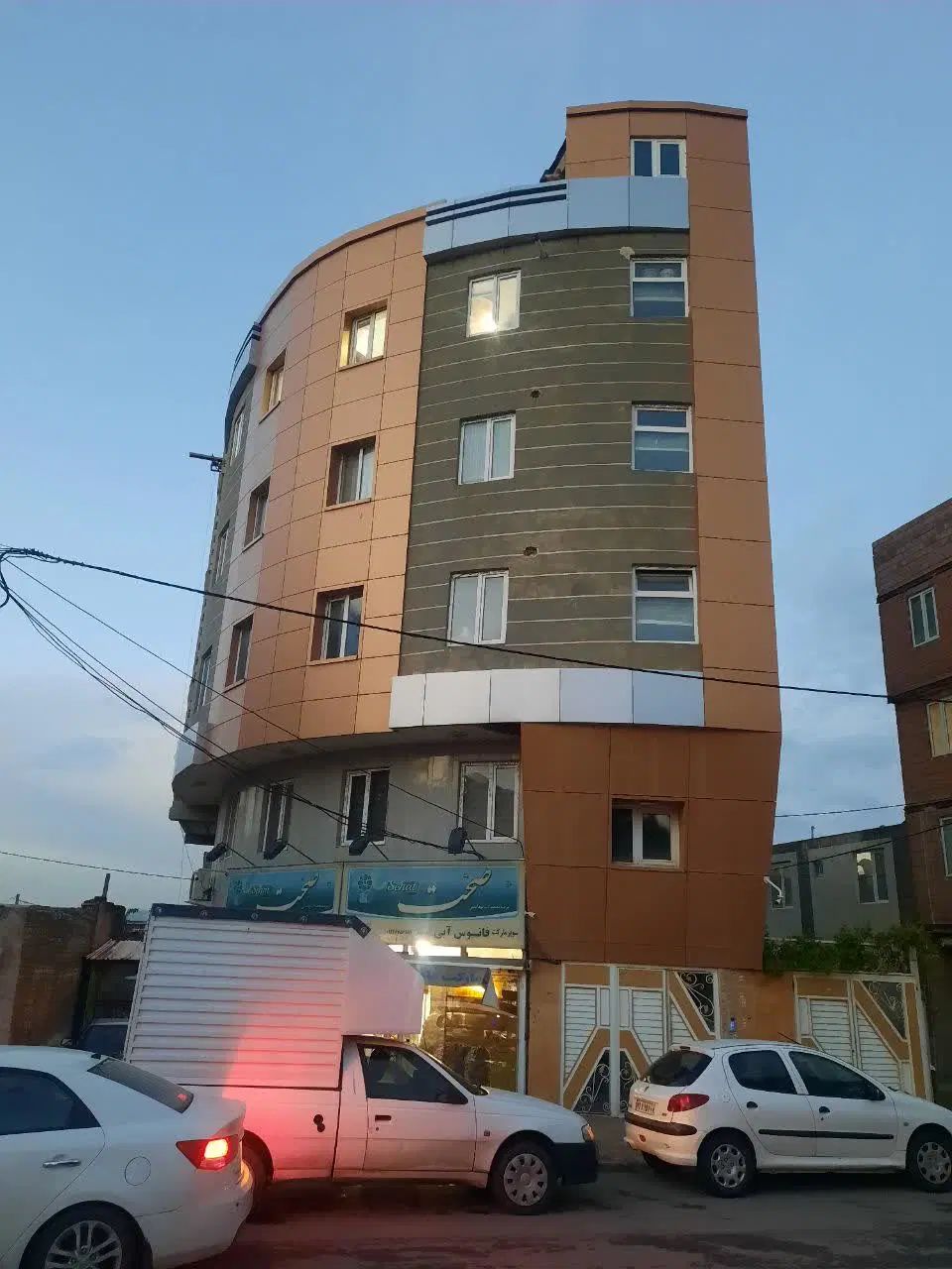 واحد ۹۵متری راه جدا دو خوابه خ برق هواشناسی