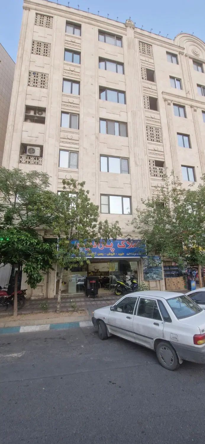 اپارتمان ۱۳۵متری مجتمع بام ری ۳خواب