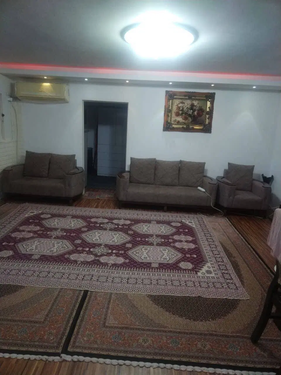 فروش واحد برخیابان سام موقعیت عالی