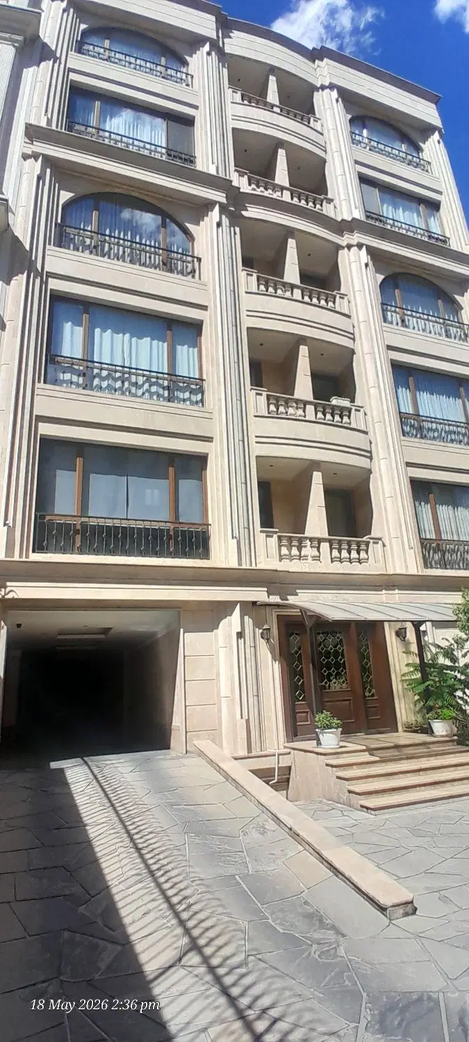 بوستان دهم ۱۵۲ متر ۸ ساله