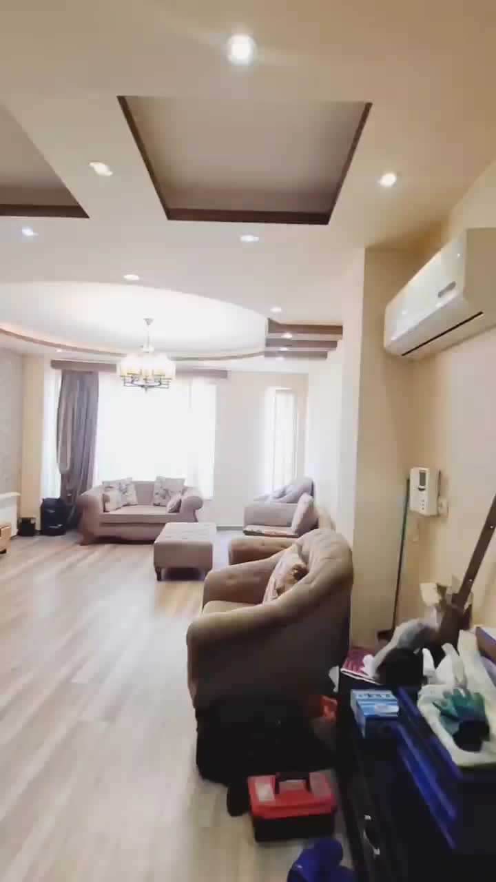 ۹۵ متری_نزدیک ب اصلی ۲۰متری گاز_گلسار_کف پارکت