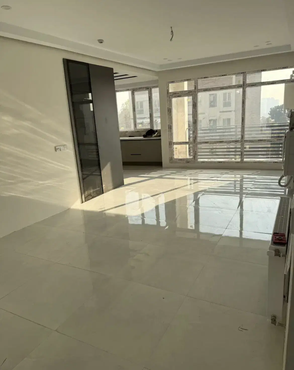 ۷۵متر_ سالن پرده خور_ تاپ لوکیشن