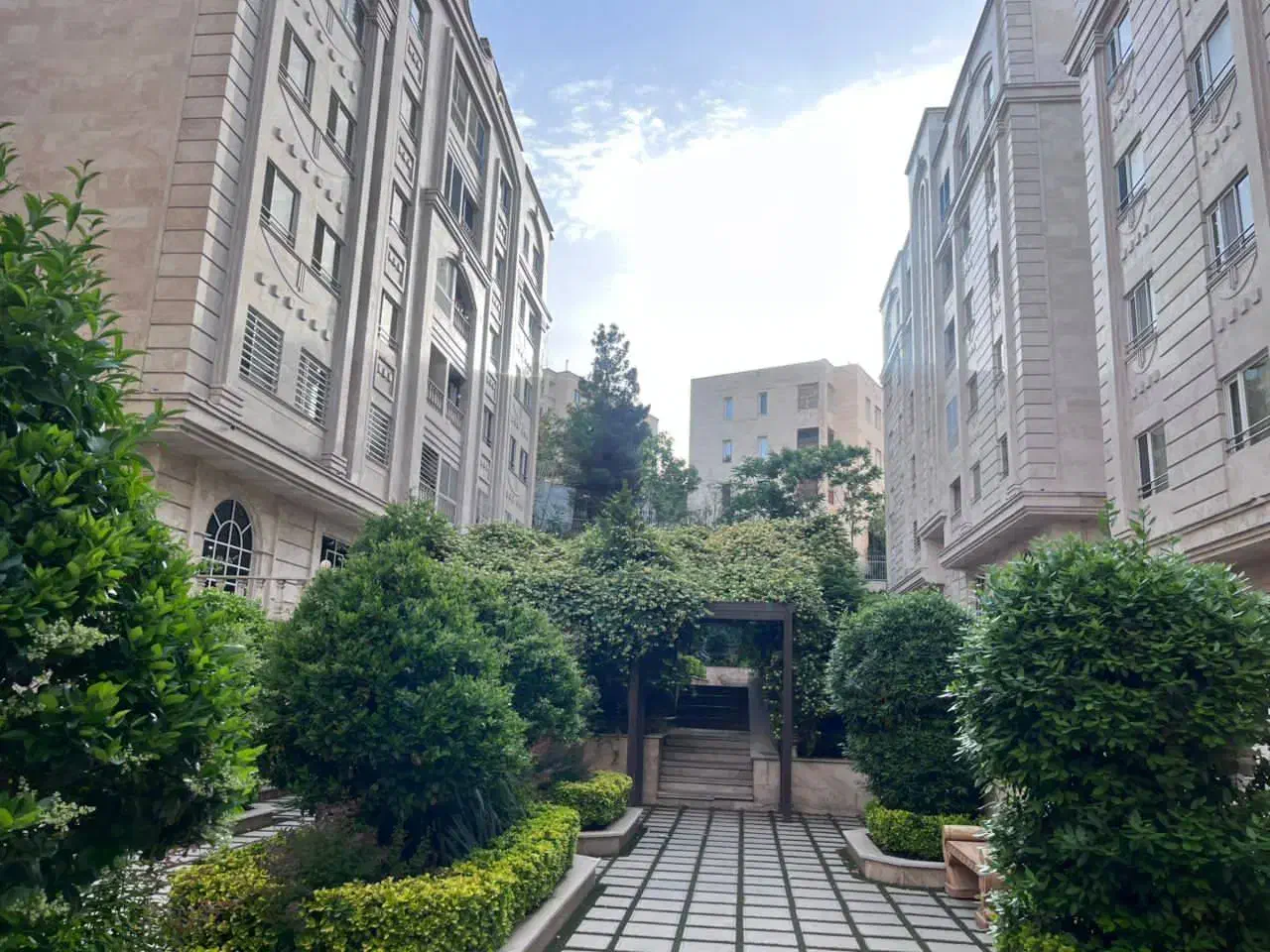 ۸۷ متر _ (هیلز)شهرک نفت _ ۲ خواب
