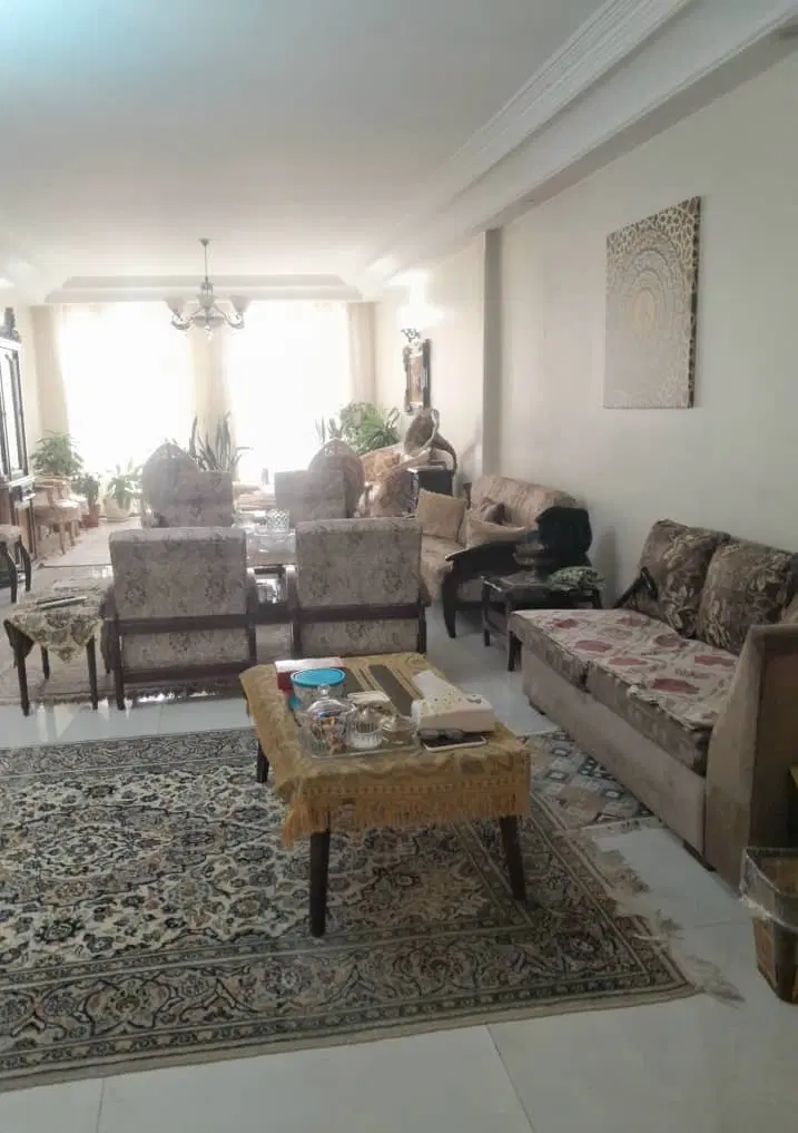 واحد ۱۴۳ متری در سعادت اباد