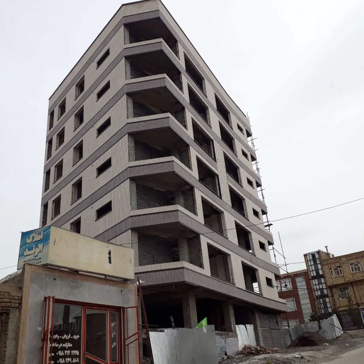 واحدمسکونی چسبیده به شهرک دادگستری