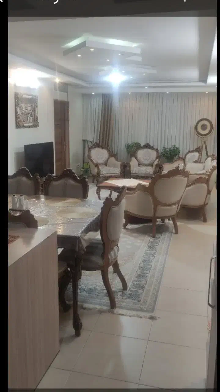 واحد عروس دامادی طبقه ۱۰ با چشم انداز تا کوه صفه
