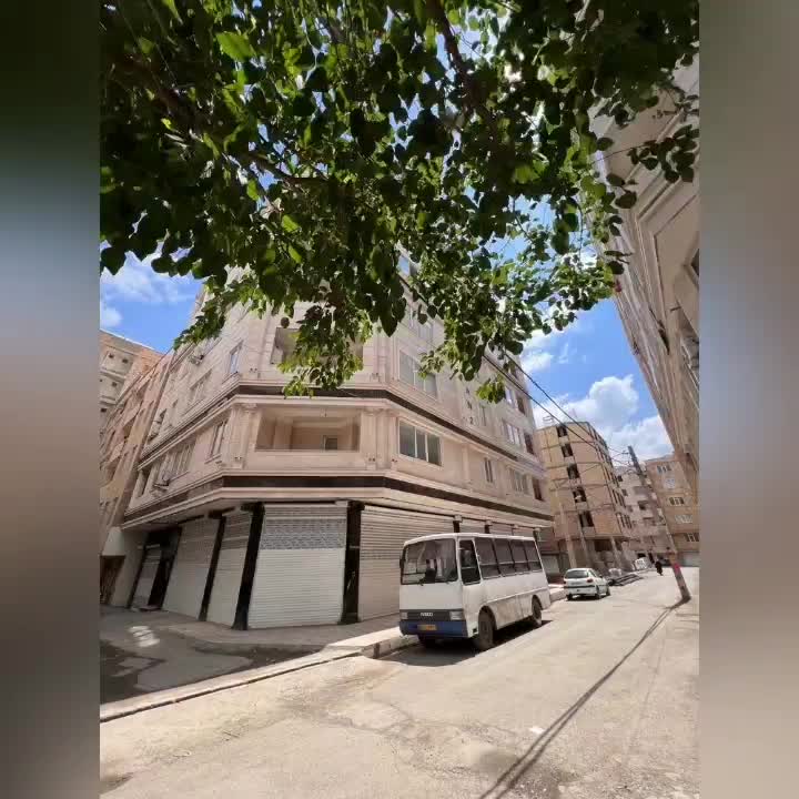 ۱۱۸متری سه خواب نوساز با پارکینگ اختصاصی..سران