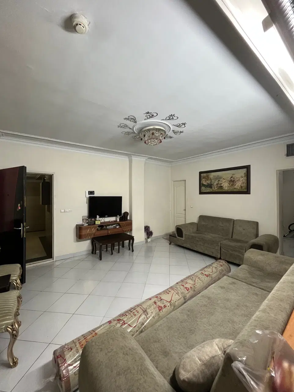 ۷۰ متر فول امکانات _ خیابان بهنام _ ۲بالکن