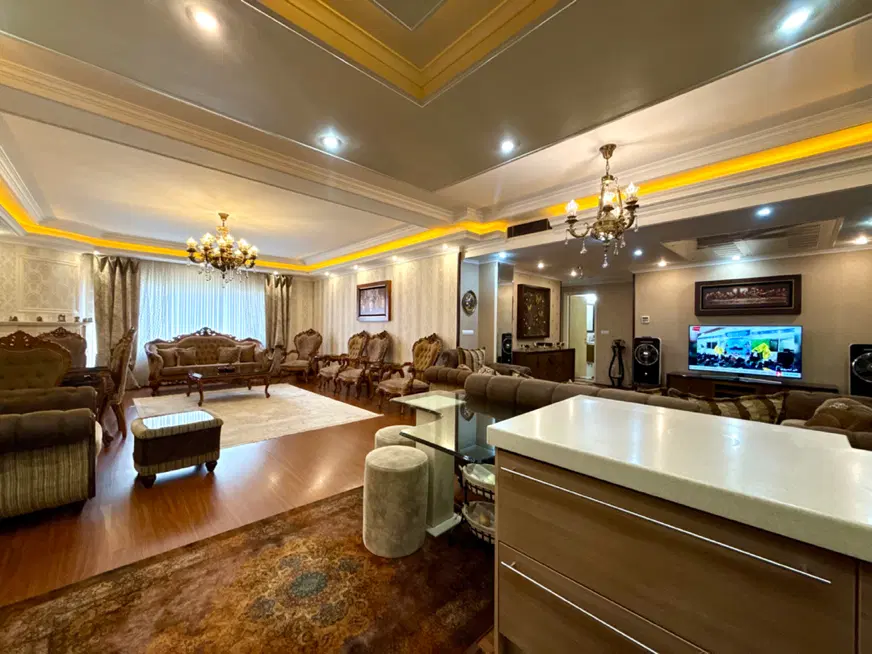 ۱۳۸ متر فول تاپ لوکیشن (قلب فلکه اول)