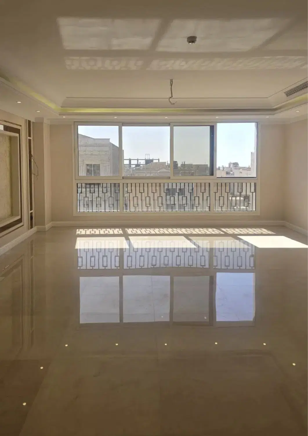 ۱۲۳ متر ۳ خواب ۲ پارکینگ سالن پرده خور