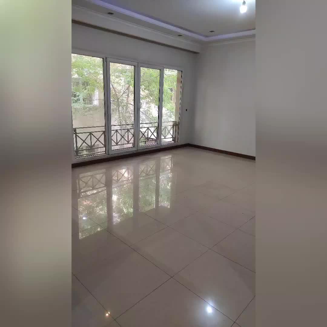 ۱۱۰ متر_ فول امکانات_ حیاط مشجر و محوطه سازی شده